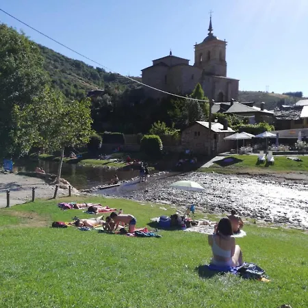 Apartment Morgon House Molinaseca